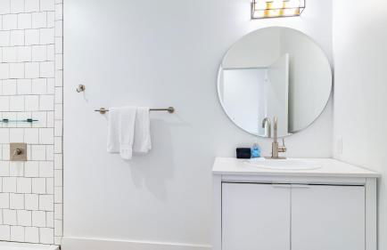 Dual Bachelor Pads w/ Rooftop Lounge & Games Sleeps 26 5 Min to Broadway - Foto 73