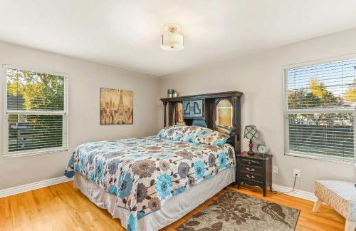 Spacious Family Home with Garage Game Room and Office! - Photo 20