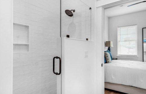 Latitude! New 8 Bedrooms! Beach! - Foto 18