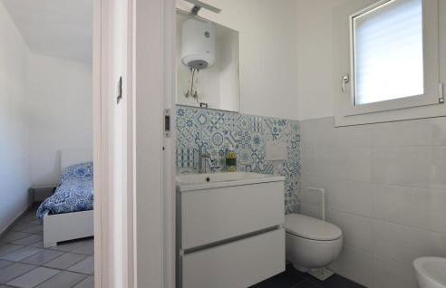 3 Bedroom Lovely Home In Gizzeria Lido - Photo 27