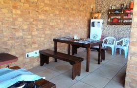 Casa Espaço Sara Piscina com total privacidade, área gourmet completa com churrasqueira fogão a lenha, a 5min do centro e do parque das águas - Foto 38