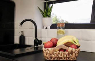 Modern house with private hot tub - Photo 10