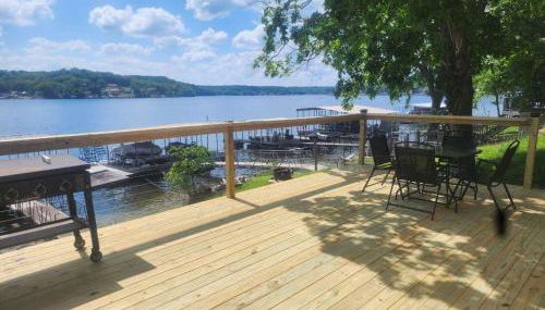 Newly remodeled waterfront home - Photo 5