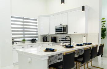 Designer Villa with Heated Pool, BBQ, Firepit, Ideal for Families & Groups - Photo 47