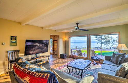 Lakeside Home with Beach about 14 Mi to Ski Area! - Foto 1