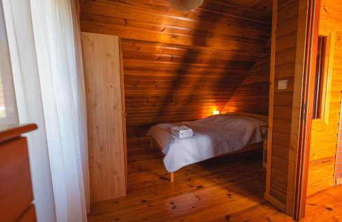 Bug Na Skarpie - Domek Wypoczynkowy z Jacuzzi i Kominkiem - Foto 13