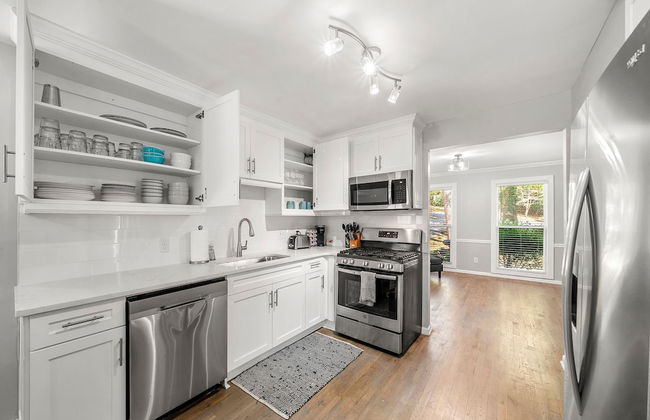 Beautiful Large Newly Renovated 5 Bedroom House - Foto 68