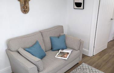 Swan Lake Lodge & free parking - Foto 6