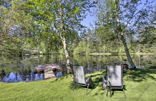 Quiet Lakefront Olympia Home with Dock on Half Acre - Foto 1