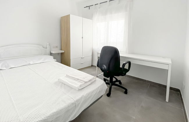 Elegant 4 beds train station upto 6 Pax - Foto 13