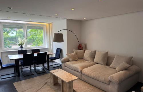 Quiet Family Apartment - 10 min to Center & Oktoberfest - Free Parking - near Nymphenburg Palace & Botanical Garden - Photo 1