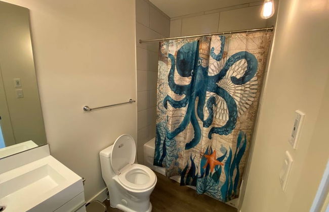 Lovely 1 Bedroom Condo With Free Parking And Balcony - Foto 10