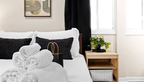 Comfort Cabin - 2BD Family Getaway in Creve Coeur - Photo 2