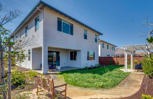 Elegant and Spacious Retreat with Yard in Woodland! - Foto 31