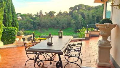 M a i s o n - H e x a g o n Neoclassical Style - Foto 3, Garden, Garden view