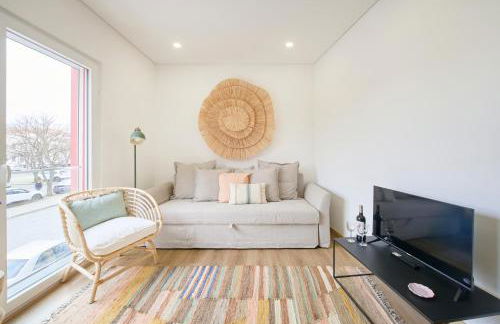 Beachside Modern Flat with AC, By TimeCooler - Foto 15