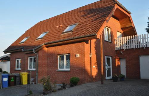 Gäste-und Ferienwohnung Magdeburg Alt-Olvenstedt, zwei Schlafzimmer, Treppenlift, ruhige Lage, Nähe Klinikum und Abfahrten A 2 und A 14 - Foto 1