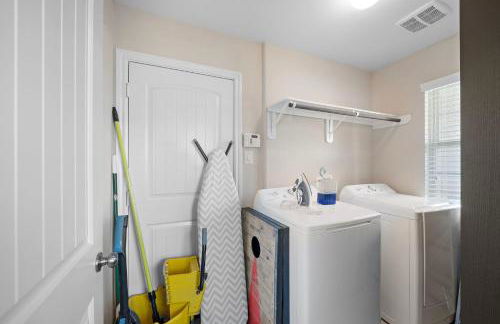 Cozy Getaway Nr Airport WiFi BBQ Yard Pet - Foto 27