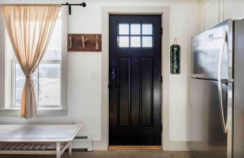 Entire Enchanting, Light-Filled 1830 Farmhouse - Foto 53