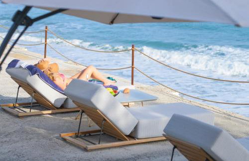 Iconic PRIVE beachfront villa Mola Kaliva - Foto 1