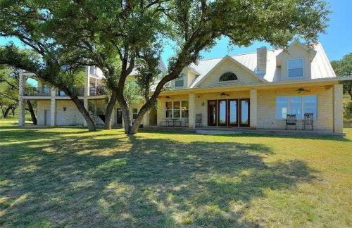 Lakefront 6BR Retreat w Dock & Game Room - Foto 50