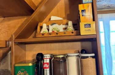 Cheerful 3 bedroom cottage with indoor fireplace - Foto 39