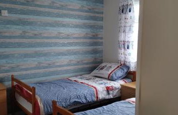 alicias chalets ,free WIFI & swimming pool passes - Foto 3