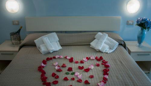 Residence Art - Photo 4