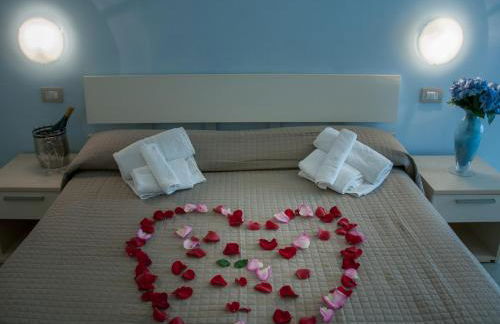 Residence Art - Photo 4