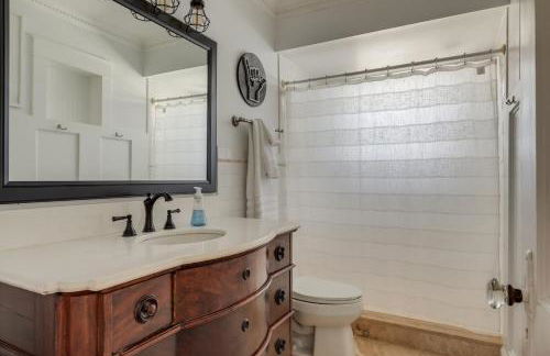 Surfs Up - retreat at the beach with heated pool - Foto 24