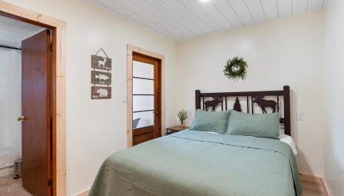 Squam waterfront 2 bed 2bath (Suite 8) - Photo 4