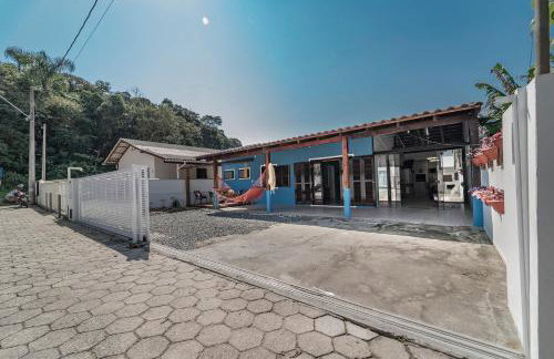 Casa na praia de Morrinhos Bombinhas para 10 pessoas, Excelente localização - Photo 9