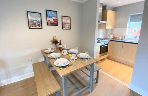 2 Bedroom Flat near Redhill train station, easy access to Gatwick & London - Foto 4