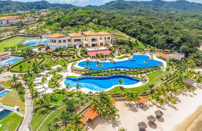 Pristine Bay Villa 1304 with large pool - 3 bedroom 3 Condo by RedAwning - Foto 22