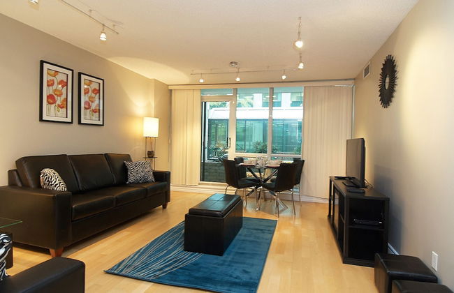 WhiteHall Suites- Yorkville - Photo 23