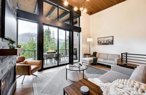 Ski In and Out The Mountainside House with Hot Tub! - Foto 8