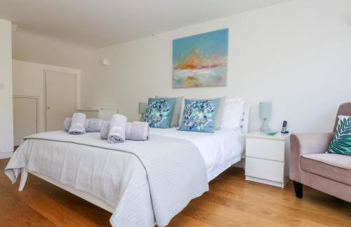 The Upper Deck - Photo 21