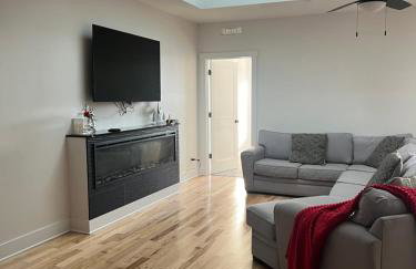 The Skylight Retreat - Private 3BR Home in Saint Paul - Foto 1