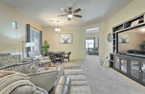 Near Golf and Spring Training Goodyear Home with Pool - Foto 7