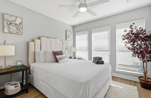 3-BD 2-BA Frisco Getaway - Backyard Patio BBQ - Foto 24