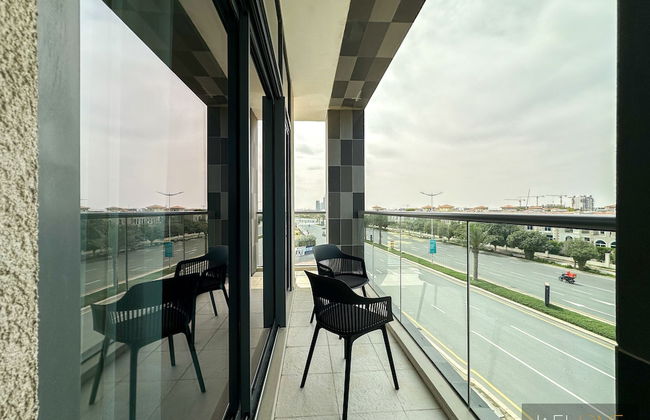 WelHome - Prime 1BR Apartment at Oia Residence - Photo 17