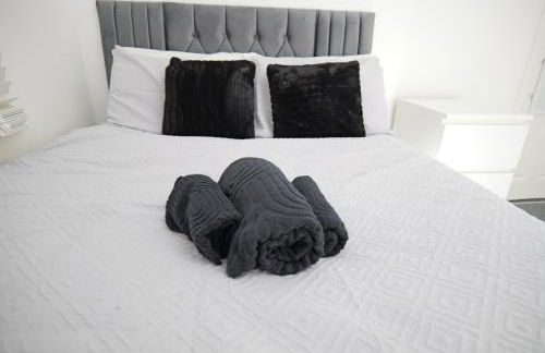 3 BR- King size bed, Netflix, Garden FREE Parking - Foto 41