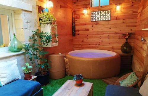 Les Nids de la Tour - Maison de charme au centre - Spa privé - Vue unique - Foto 5