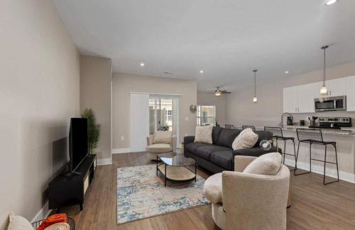 Modern 16BR 16BA Condos w Garage and Patio - Foto 32