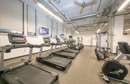 CBDOTR 24-7 Gym Pool Rooftop Steps to Stadiums - Foto 47