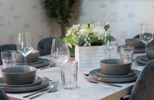 Open Mind Property - Cosy Home - 7 Beds & Parking - Foto 3