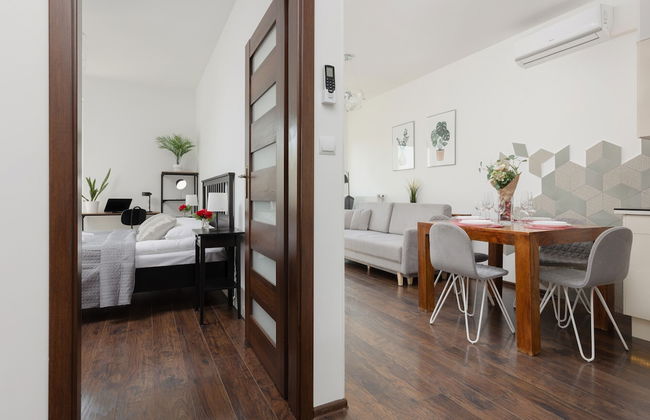 Bright Warsaw Apartment by Renters - Photo 19