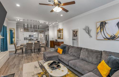 Modern Regional Art Gallery Home - Spacious & New! Tv in each room - Foto 8