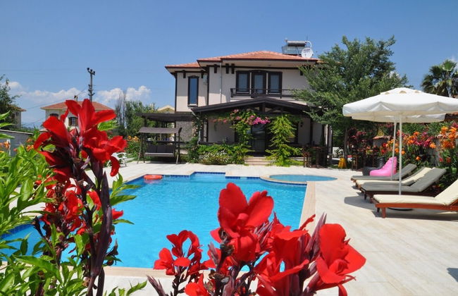 Beautiful 4-bed Villa Private Pools - Photo 25