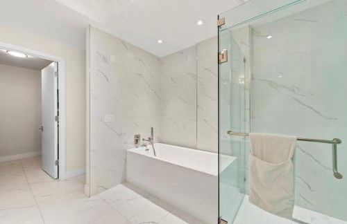 2BR 2.5 BA Modern Oceanview Condo at Amrit Resort) - Foto 18